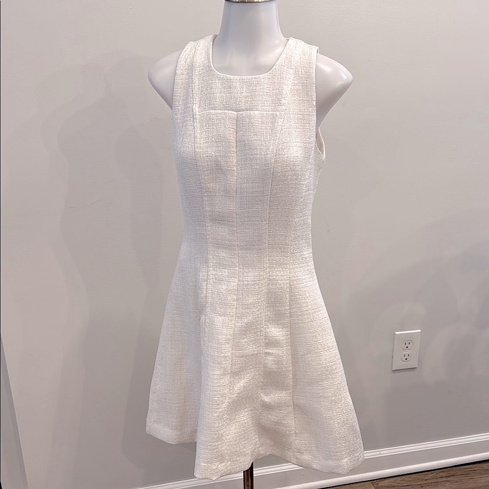Banana Republic Factory 0 Elegant White Sleeveless Flare Dress